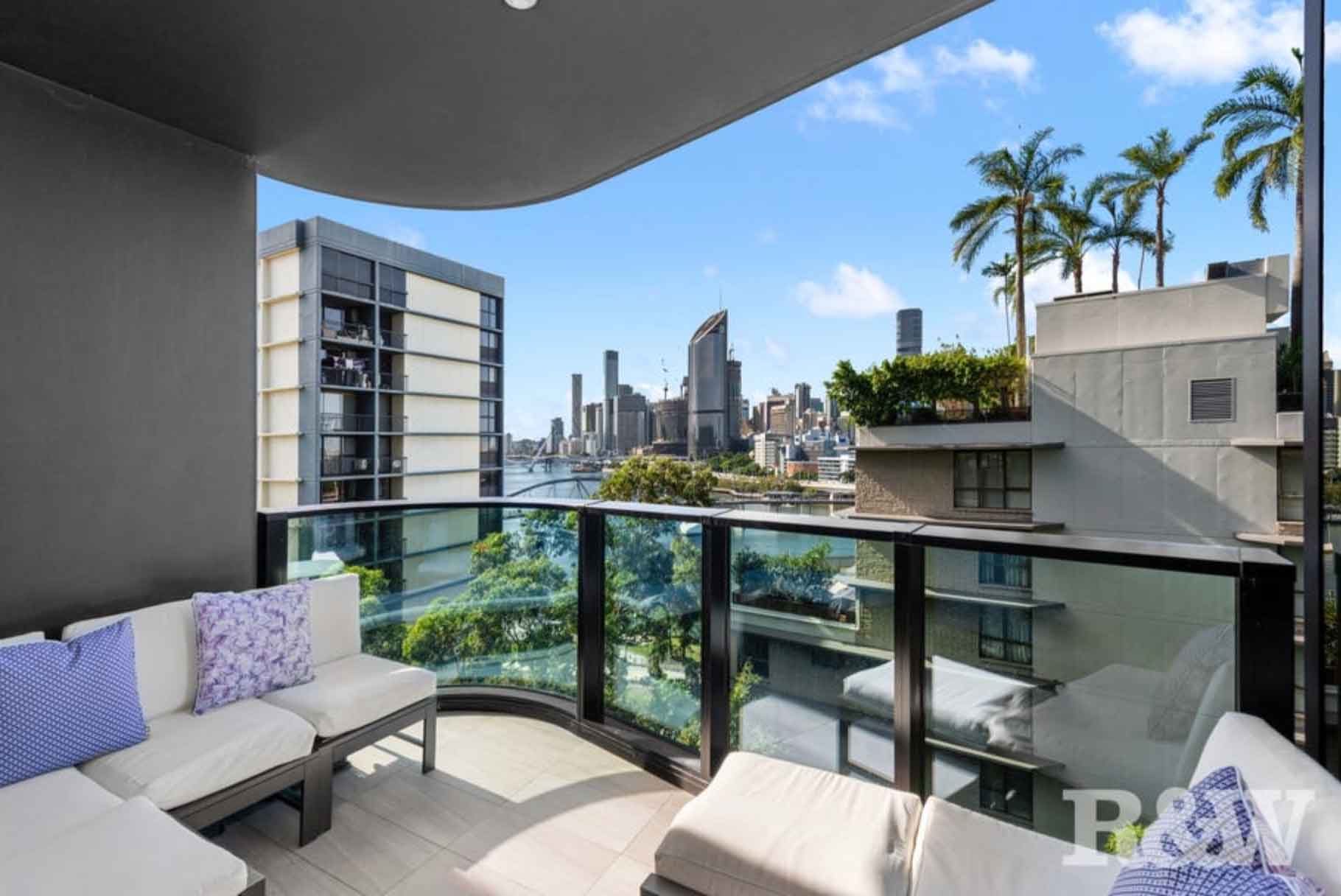 502-9-Christie-Street