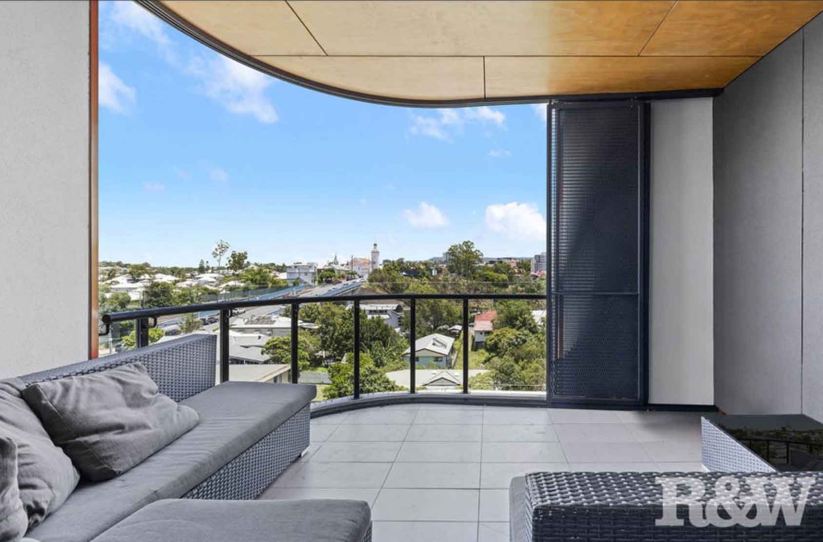 806-18-Hubert-St,-Woolloongabba